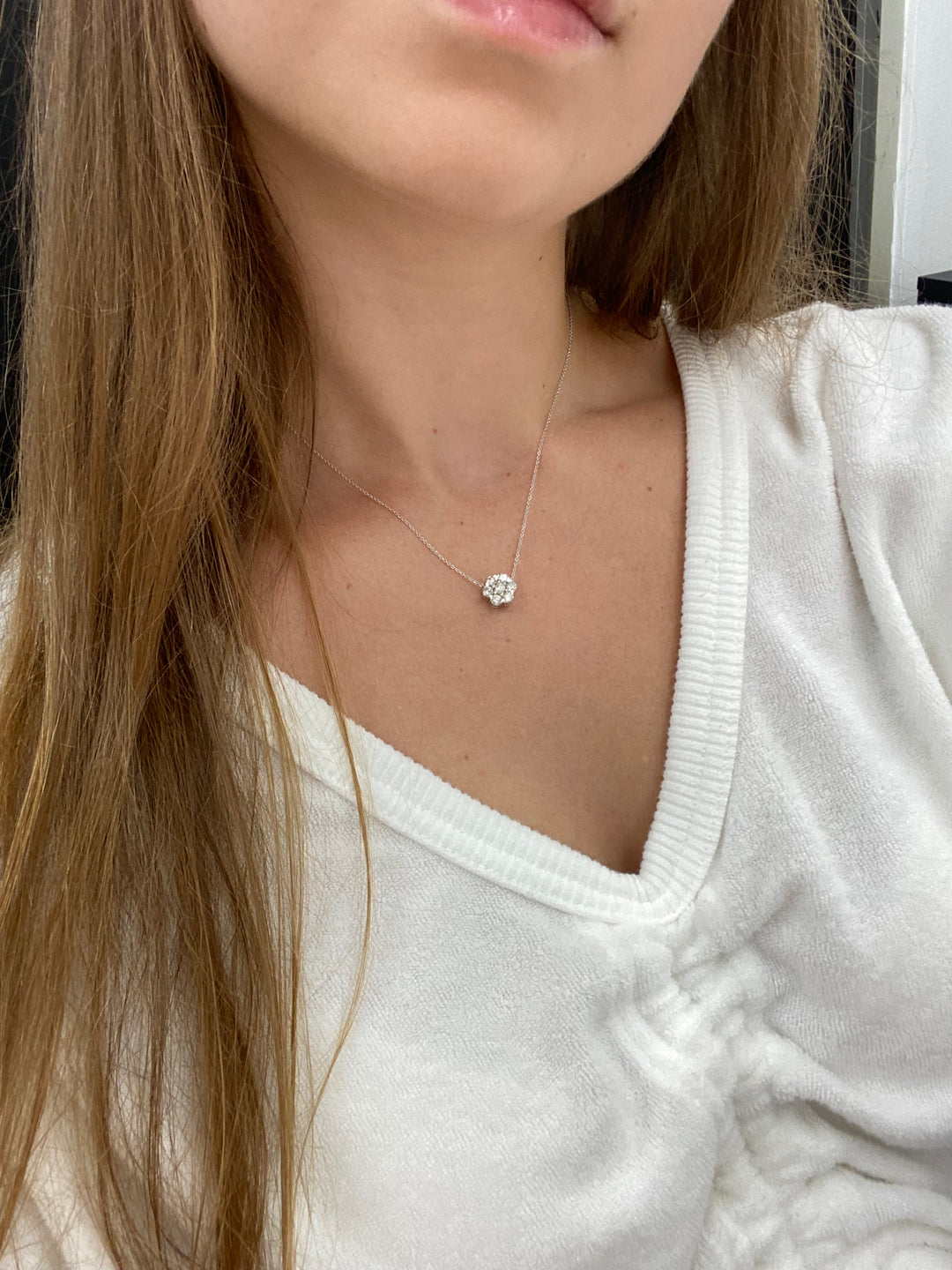 Flower Cluster Natural Diamond Pendant, Yellow Gold, Model Neck