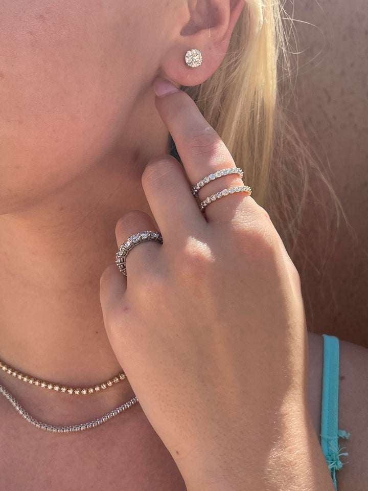 1CT Round Cut Diamond Studs in 18K Gold - Gem Jewelers Co