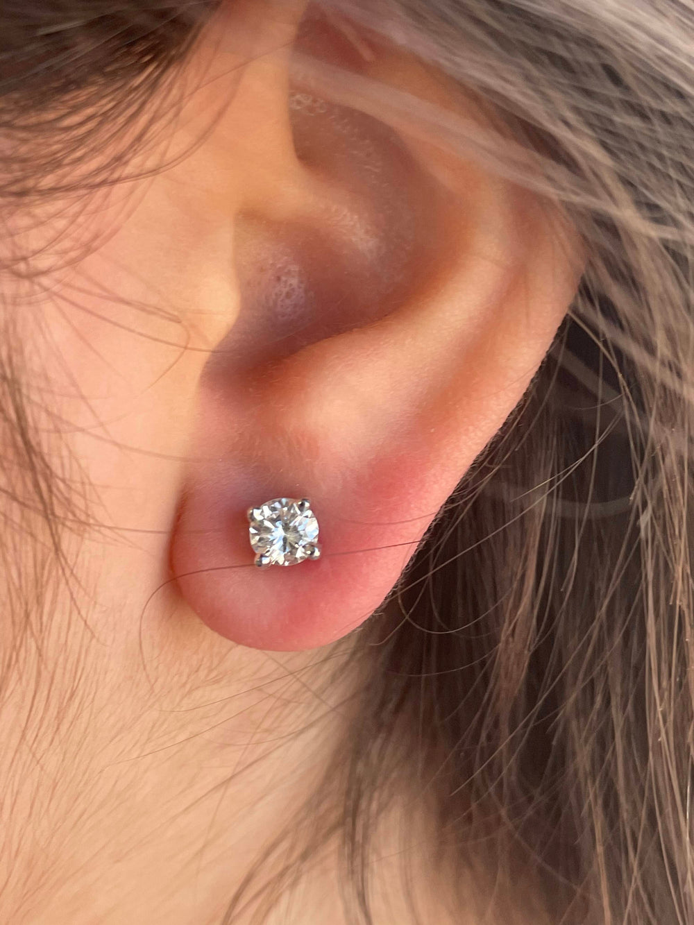 1CT Round Cut Diamond Studs in 18K Gold - Gem Jewelers Co