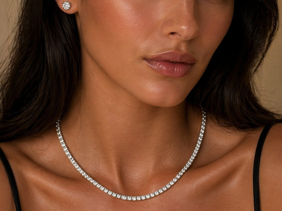 What Carat Weight Is Best for an Everyday Tennis Necklace