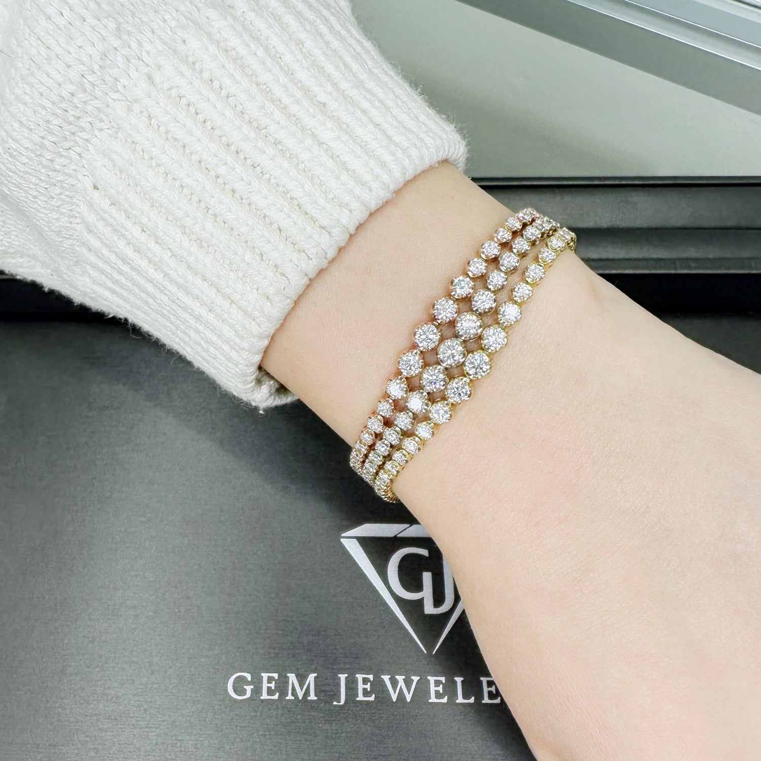 triple-row-graduated-diamond-tennis-bracelet 