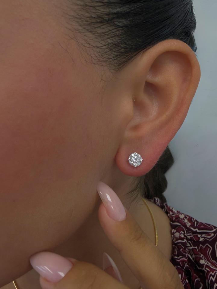 4 Prong Round Natural Diamond Studs