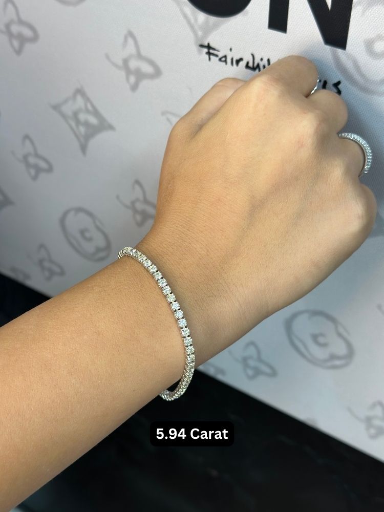 5.94-carat-4-prong-round-diamond-tennis-bracelet-in-14k-gold