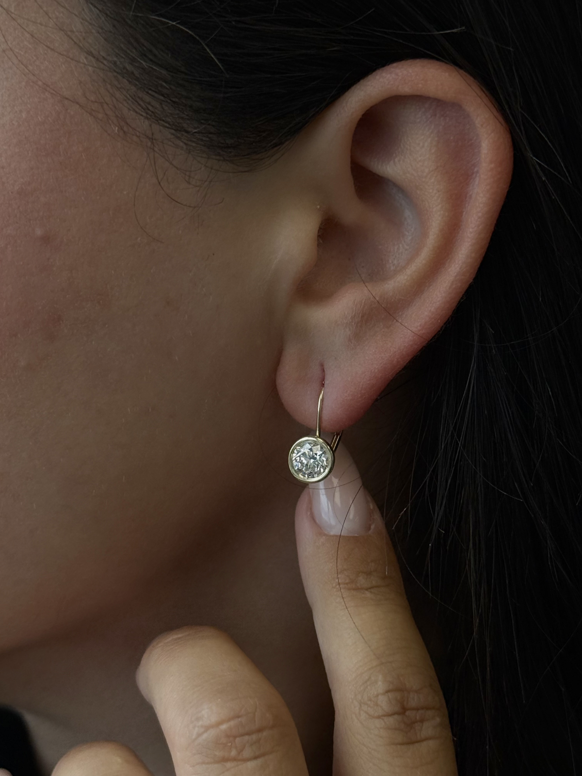 Round Shape Natural Diamond Dangle Earrings Image