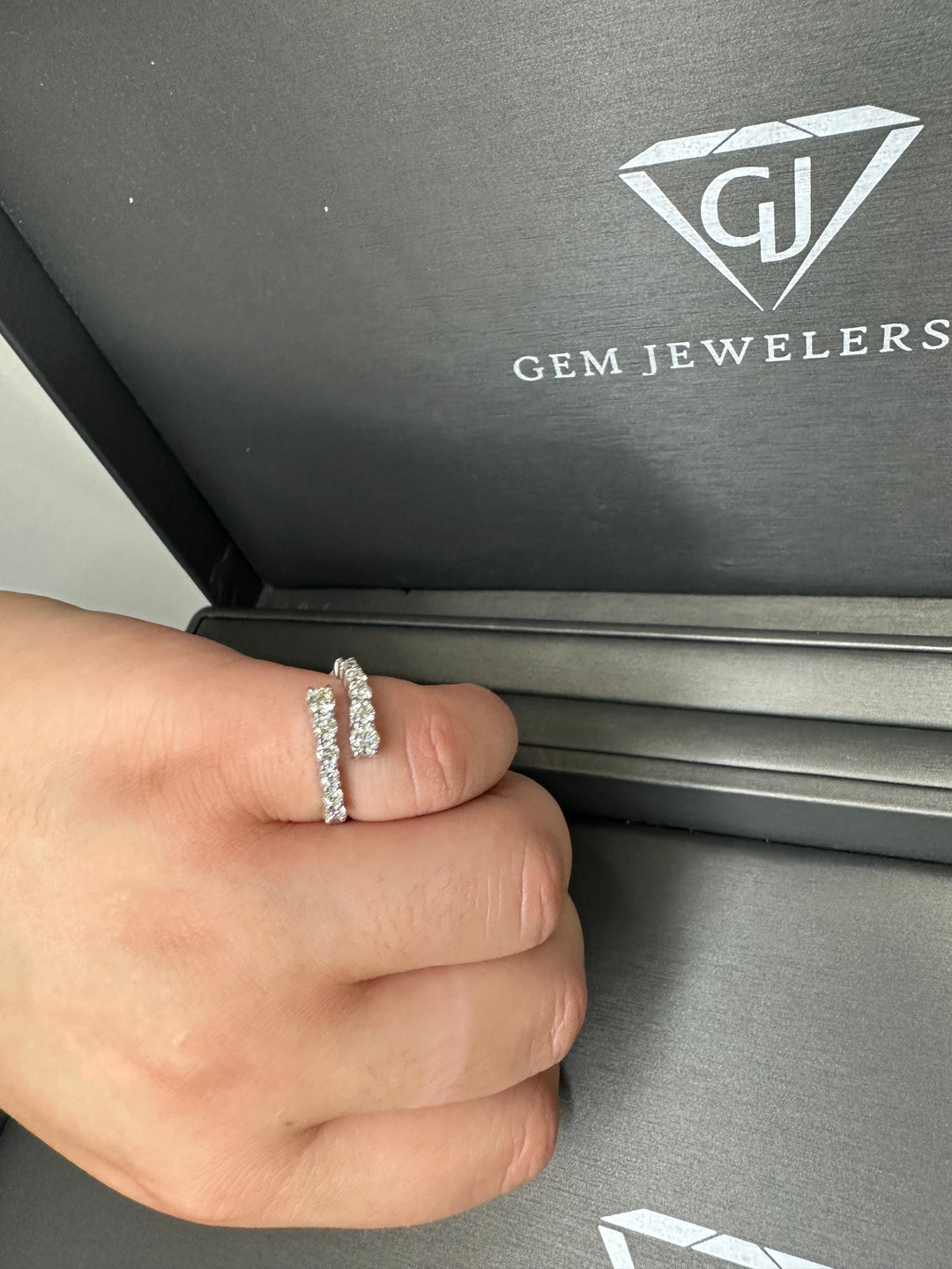 Graduated Round Diamond Wrap Ring