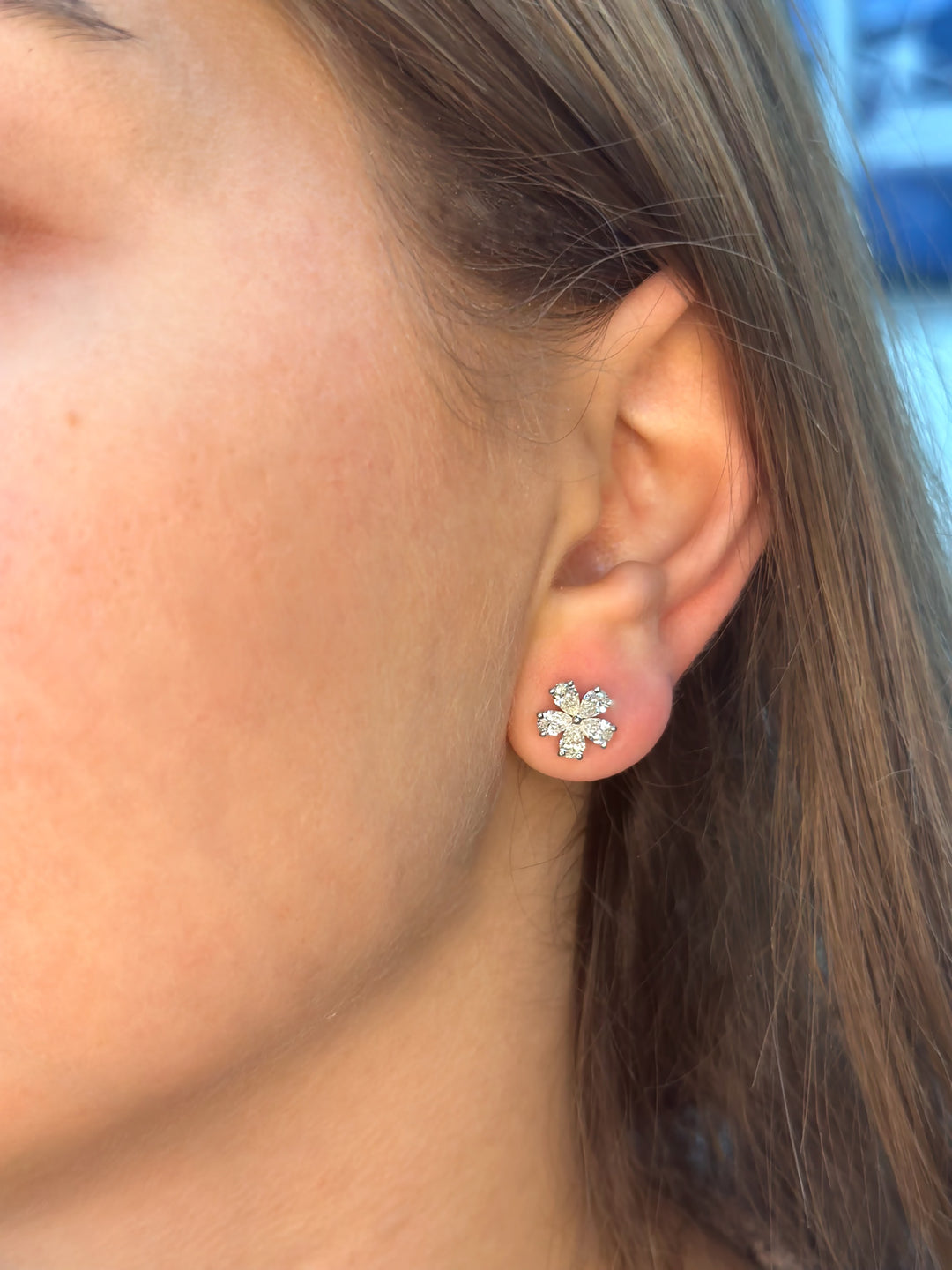 Meldo - 1.05 Carat Pear Shape Flower Diamond Earrings