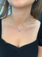 emerald-shape-pendant-in-yellow-gold