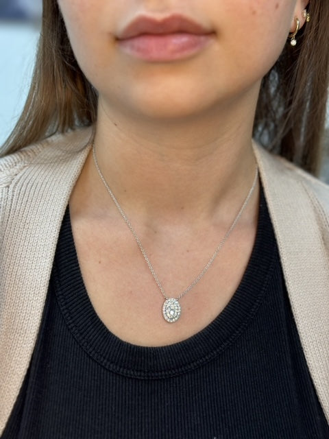 oval-shape-diamond-pendant-necklace-in-white-gold