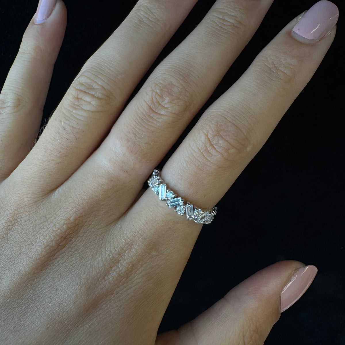 Baguette and Round Shape Diamond Offset Band
