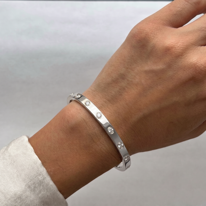 Anza - Round Cut Bezel Set Natural Diamond Bangle