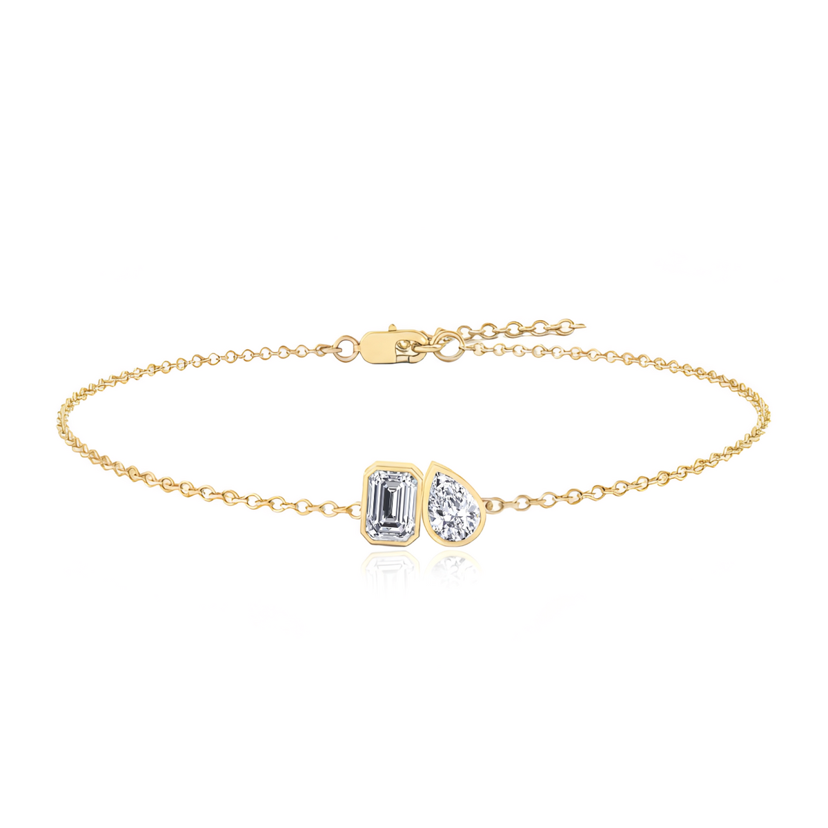 YG Toi Et Moi Emerald & Pear Shape Diamond Bracelet front view
