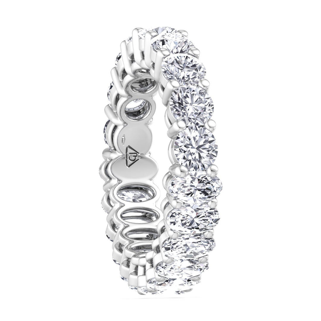 prong-set-round-cut-and-oval-cut-diamond-eternity-band-in-white-gold