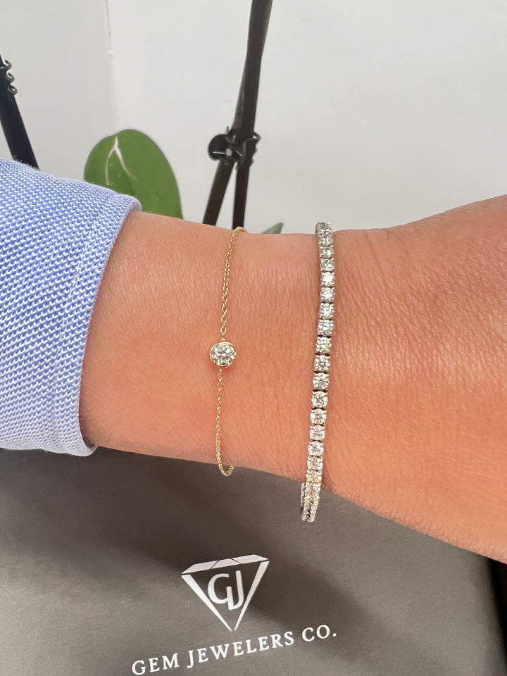 5.20CT Diamond Tennis Bracelet 14K Solid Gold, Model Hand