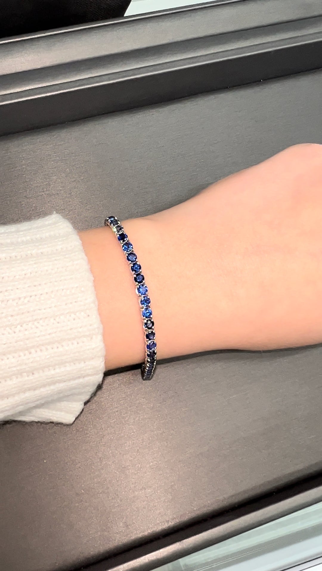 blue-sapphire-tennis-bracelet-solid-white-gold