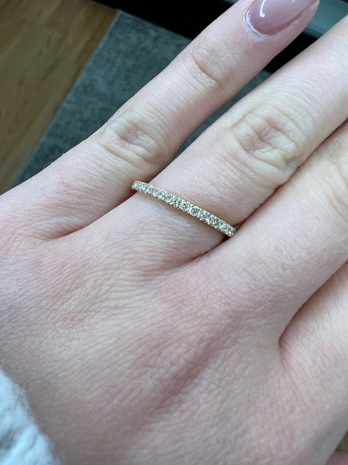 0.25-carat-round-cut-diamond-dainty-band-in-18k-yellow-gold
