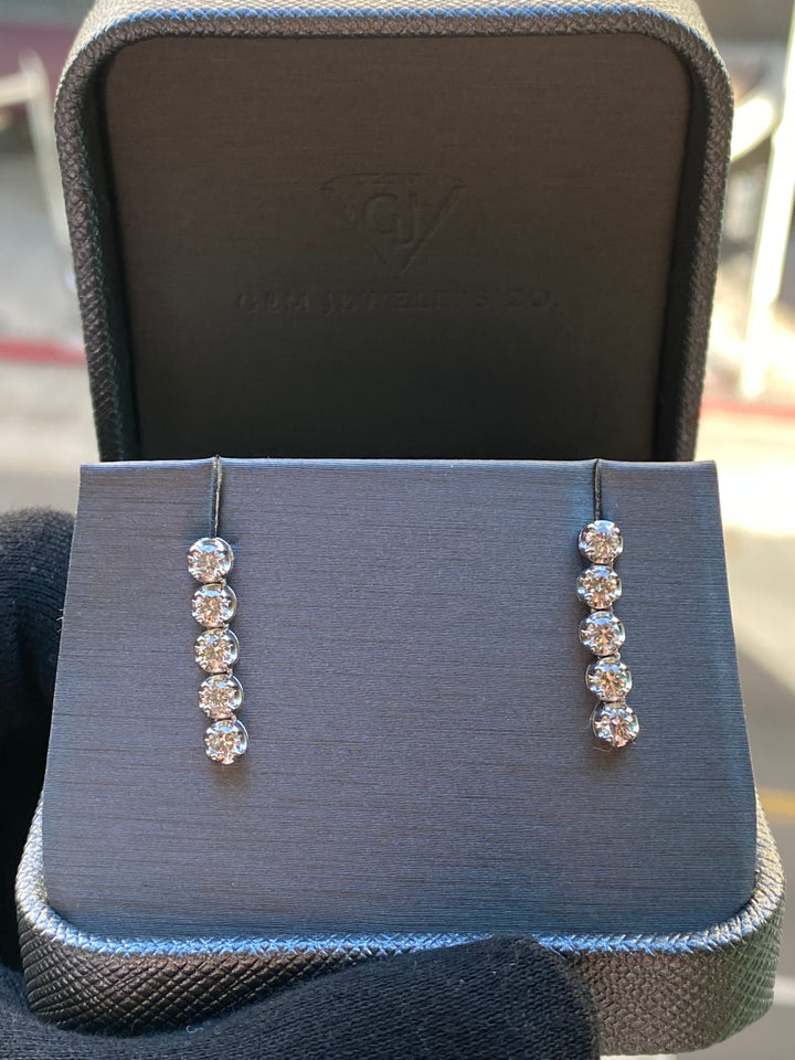 diamond-tennis-earrings-in-white-gold