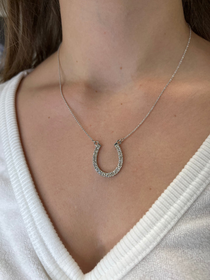 diamond-horseshoe-pendant