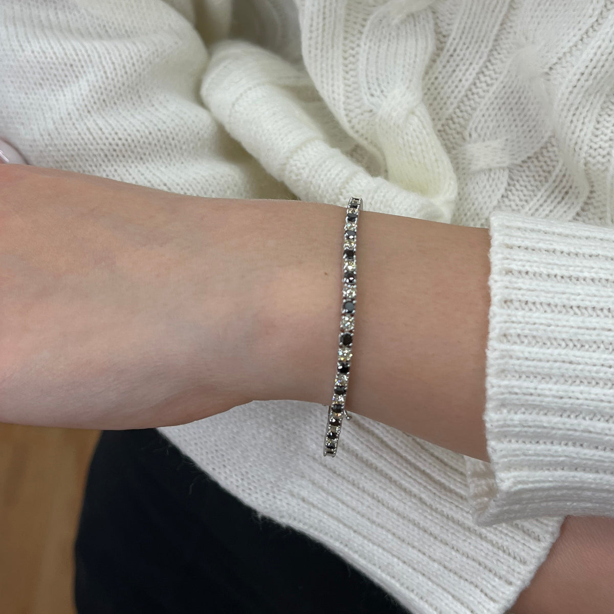 4-carat 4-prong natural black and white diamond tennis bracelet 14K gold