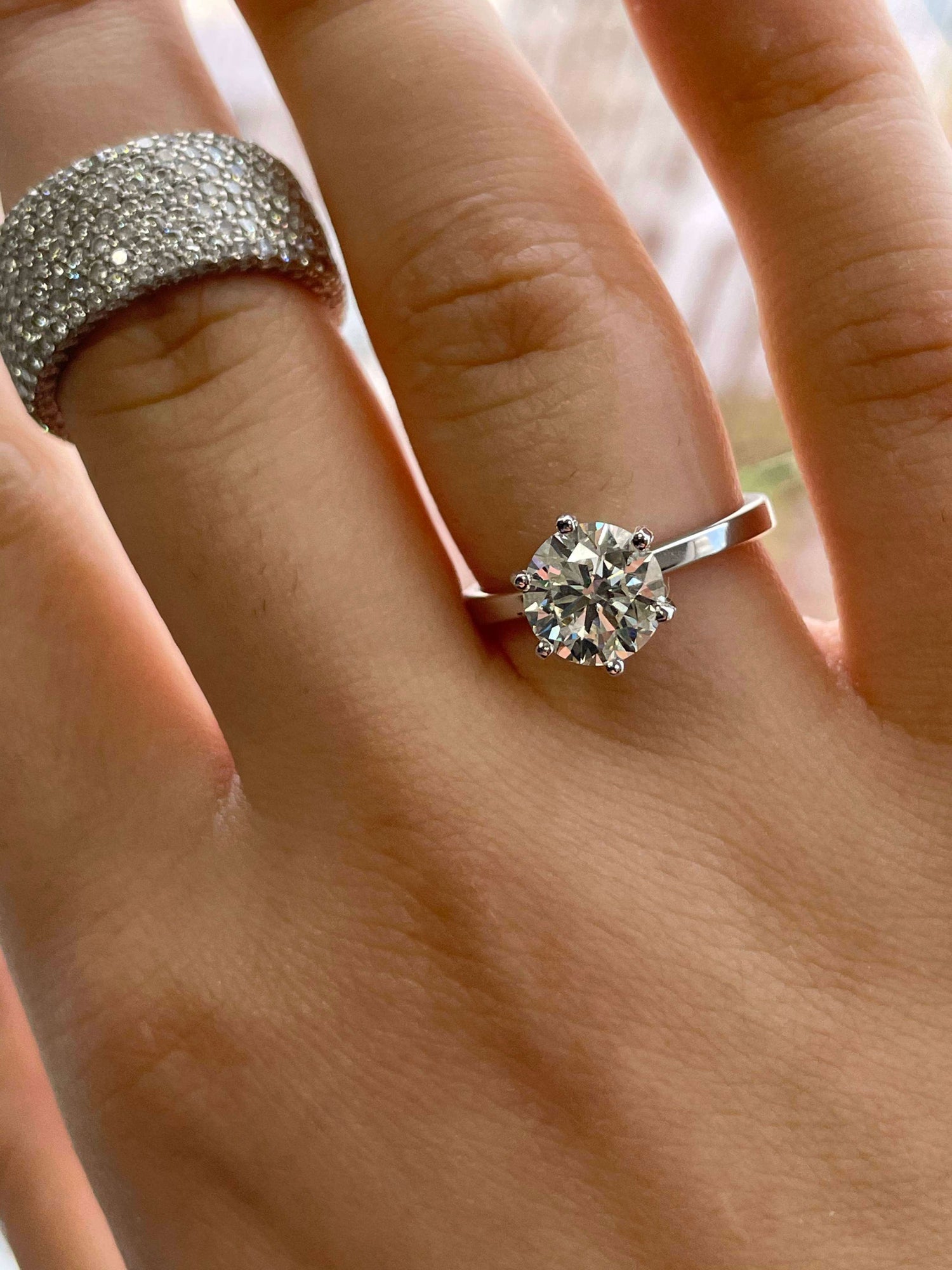 six-prong-round-cut-solitaire-diamond-engagement-ring-in-14k-white-gold 